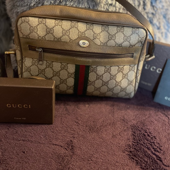 Authentic Vintage Gucci Cross Body”Beautiful preloved please look at all photos. - Picture 1 of 12